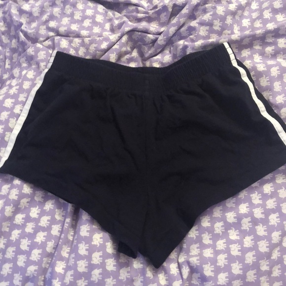 Brandy Melville shorts - Picture 1 of 3